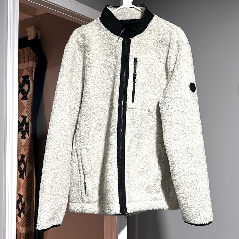 Vineyard Vines on the go Sherpa jacket. Brand new!